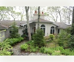 EAST HAMPTON 3 BEDROOMS WITH DOCK LEGAL 2 BEDROOM BASEMENT
